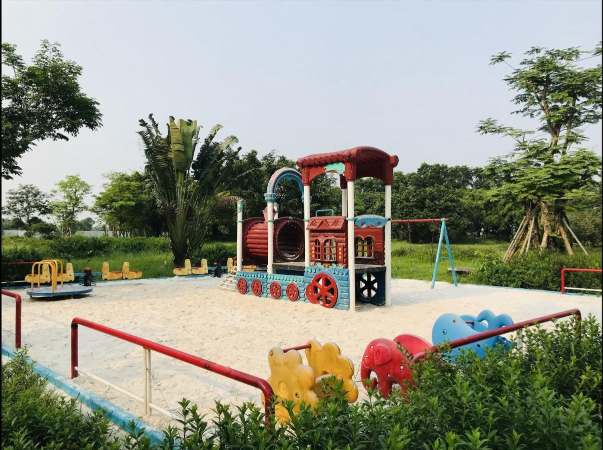 Bon'S Homestay - Nguyen Can 3 Phong Ngu - Hai Mat Tien - Bai Do Xe Co Mai Che Mien Phi Хуе Екстериор снимка