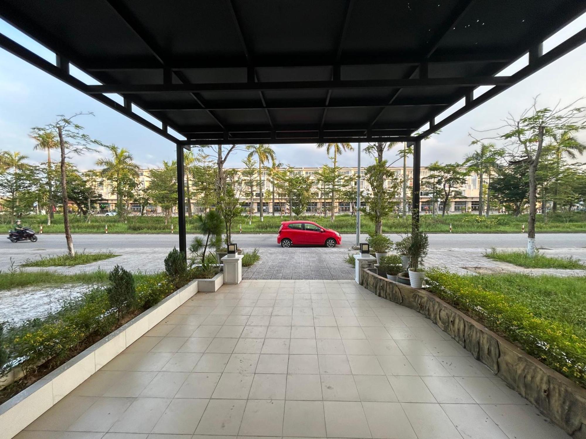 Bon'S Homestay - Nguyen Can 3 Phong Ngu - Hai Mat Tien - Bai Do Xe Co Mai Che Mien Phi Хуе Екстериор снимка